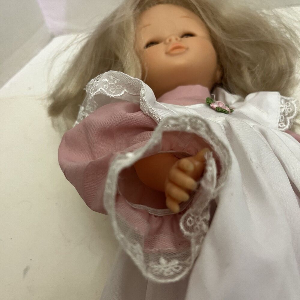 Famous Doll 16” Spain Blonde Hair Blue Sleeping Eyes - Picture 5 of 11